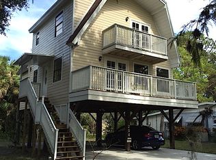 204 Avery Ave, Crystal Beach, FL 34681