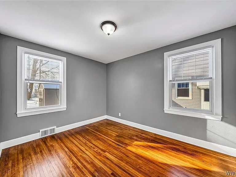 206 Wrexham Ct N — Photo 26