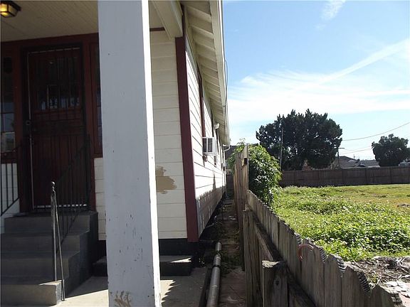 3rd image of 2509-11 Eagle St