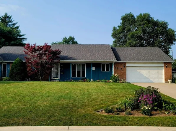 1003 Carnation Dr, Wapakoneta, OH 45895