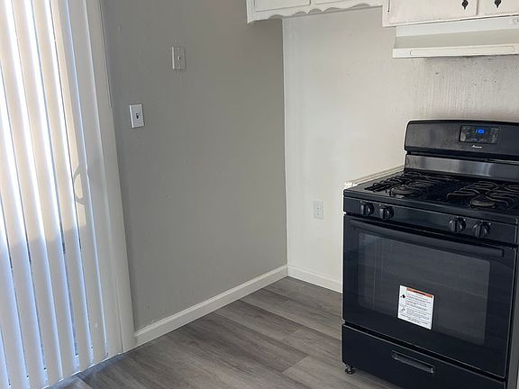 5th image of 600-606 N Locust St #B