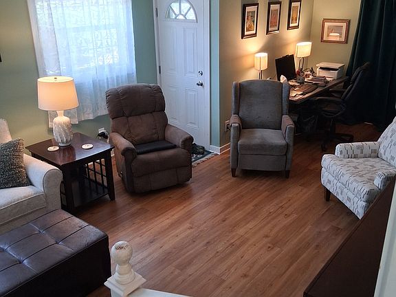 4th image of 41 Robbie Ln