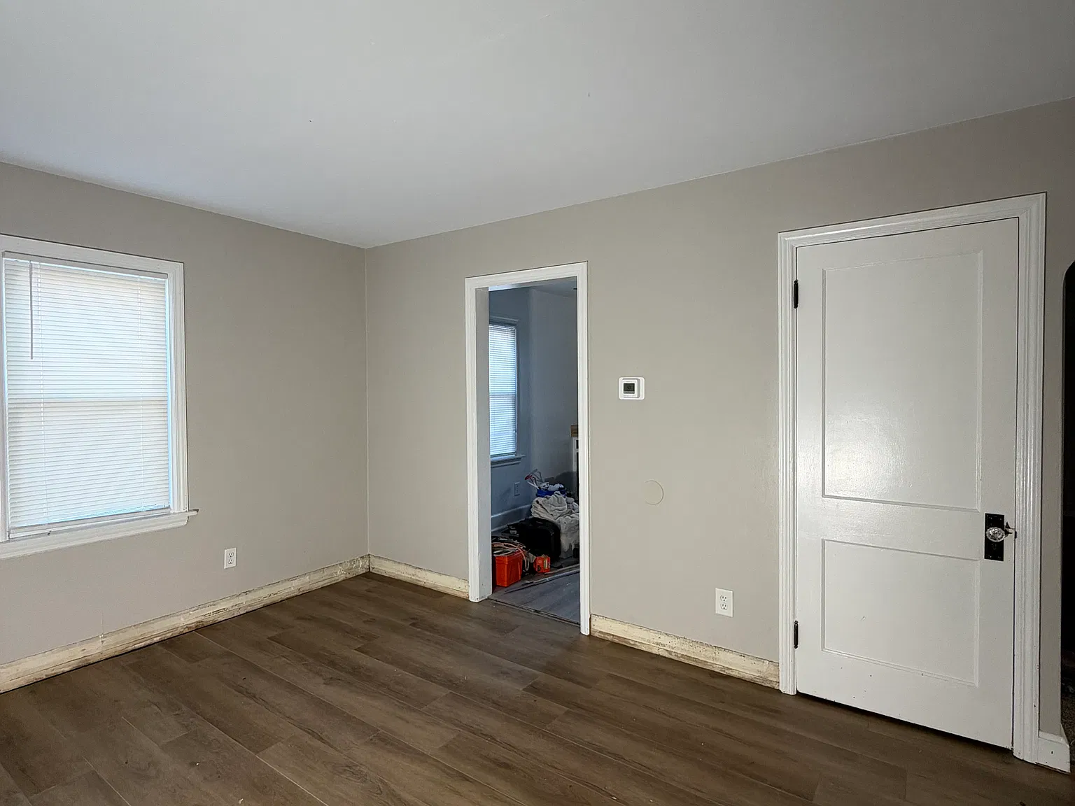 4 bed, 912 sqft, $1,995 — Photo 2