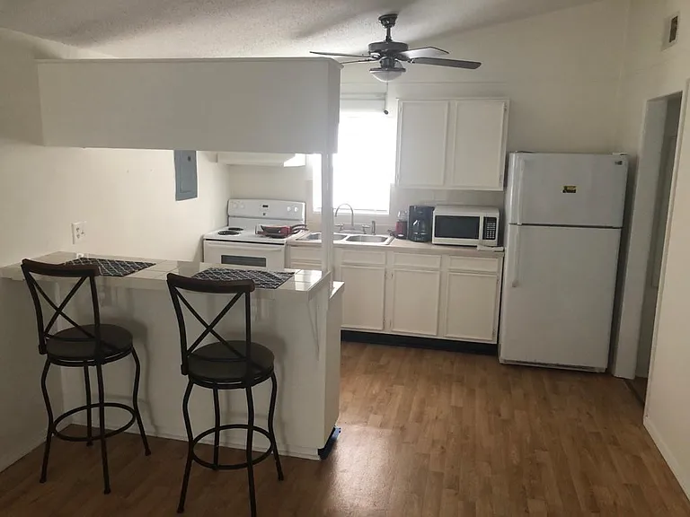 120 E Parade Dr #1 — Photo 11