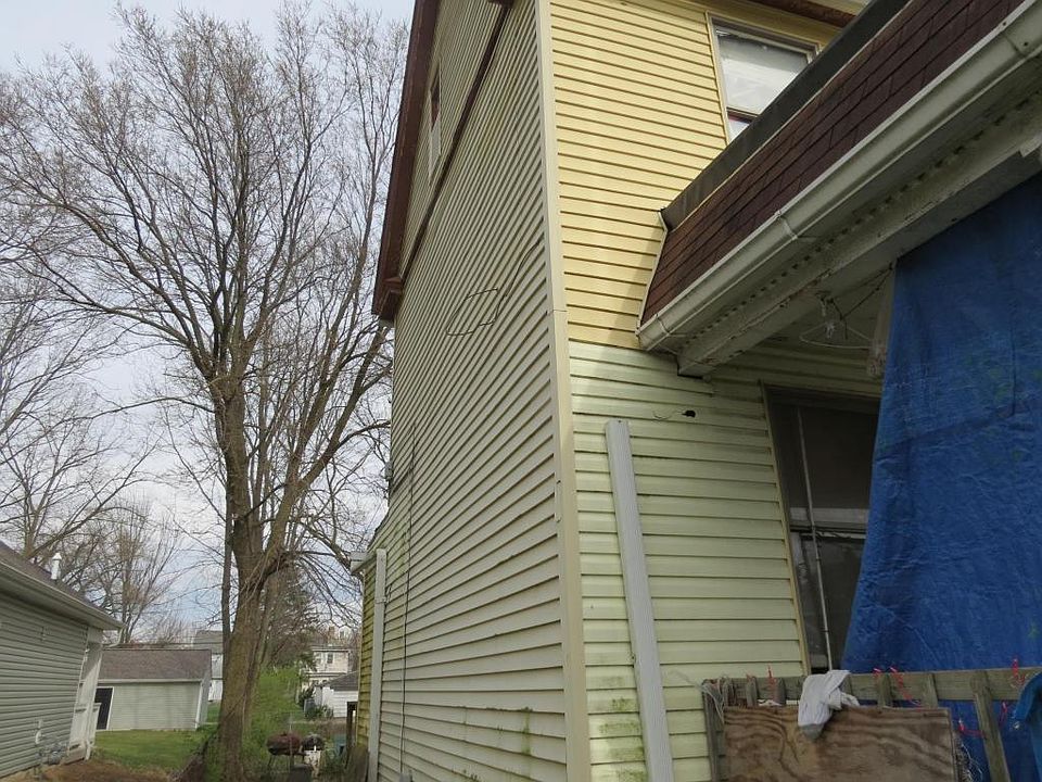 2nd image of 124 Highland Ave