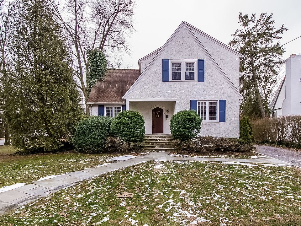 1st image of 62 Pinebrook Dr