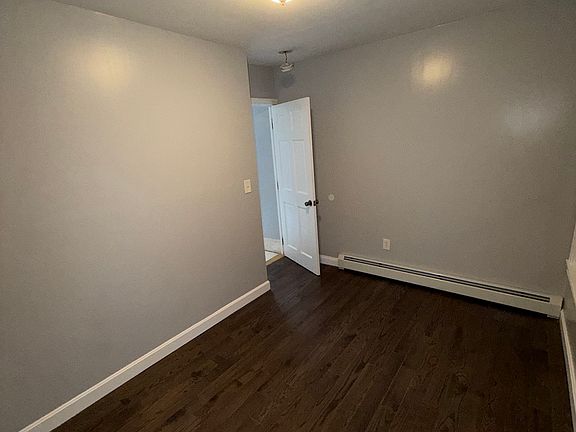 5th image of 173 Magill St Floor 3