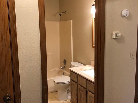 5th image of 36 Fox Meadow Ln APT B