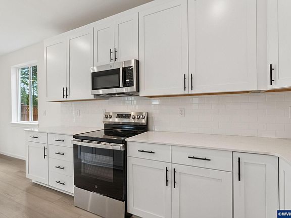 3rd image of 2787 Becklow Ave SE