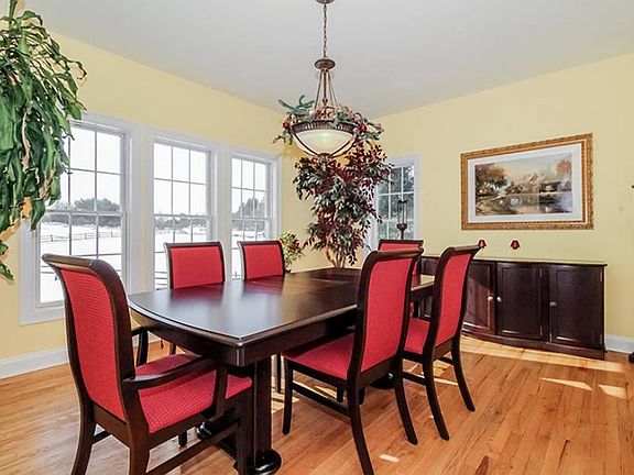 4th image of 18 Vista Ln