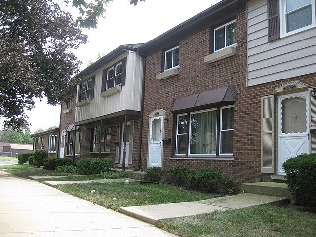 1st image of 444 Congress Ct