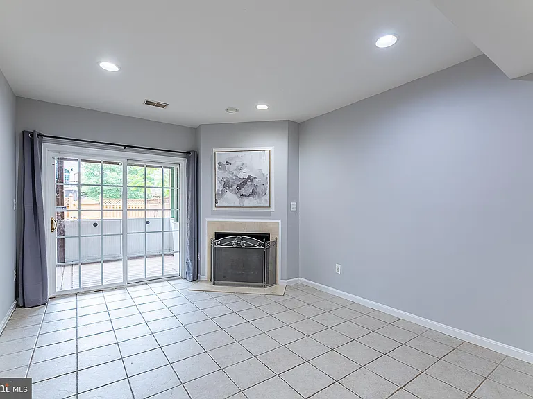 24635 Kings Canyon Sq — Photo 40