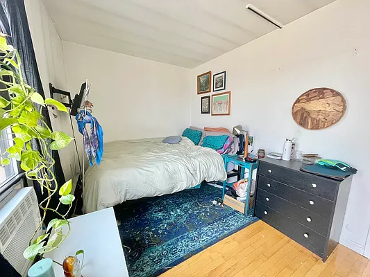 Rented by The Downtown LLC | media 74