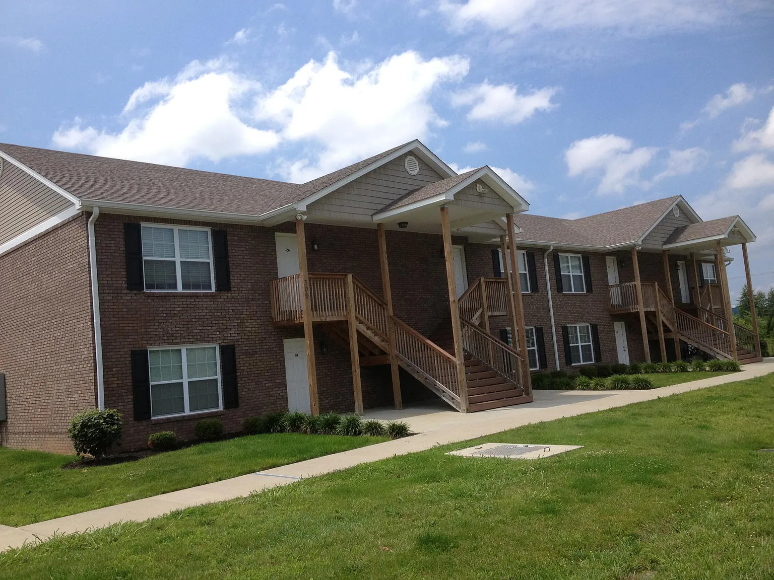 Null-Apt2a N Black Branch Rd, Cecilia — Photo 2