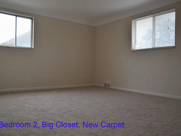 5447 Chicago Rd — Photo 16