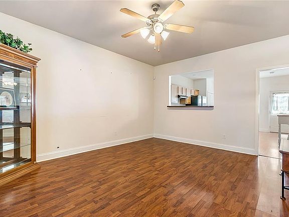 3rd image of 735 Belle Meade Blvd