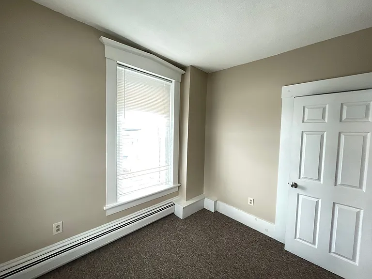 46 Glass St #6 — Photo 9