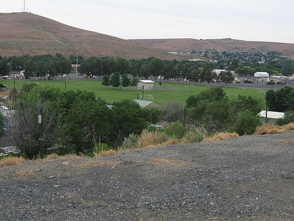 4th image of 505 Hilltop Dr