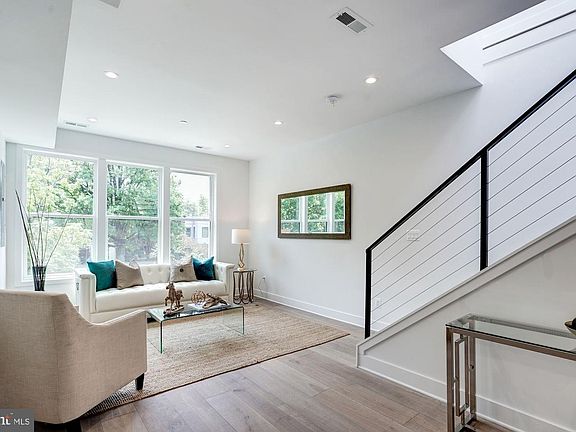 2nd image of 410 K St NE #1
