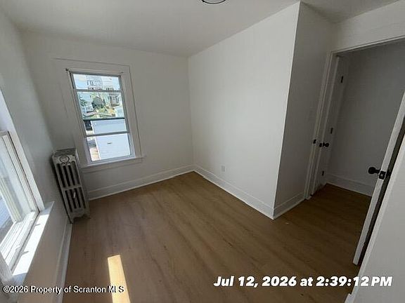 5th image of 1427 N Main Ave