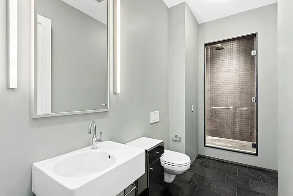 Sold by The SIMPLE Real Estate Co | media 5