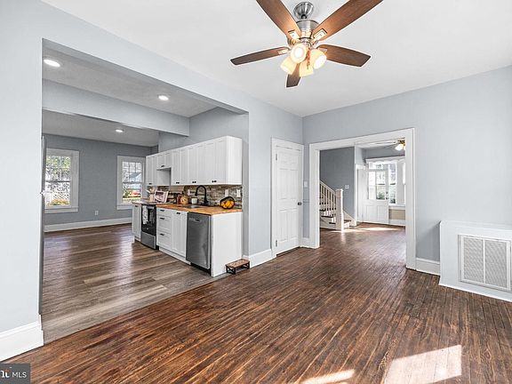 3rd image of 304 Poplar Hill Ave