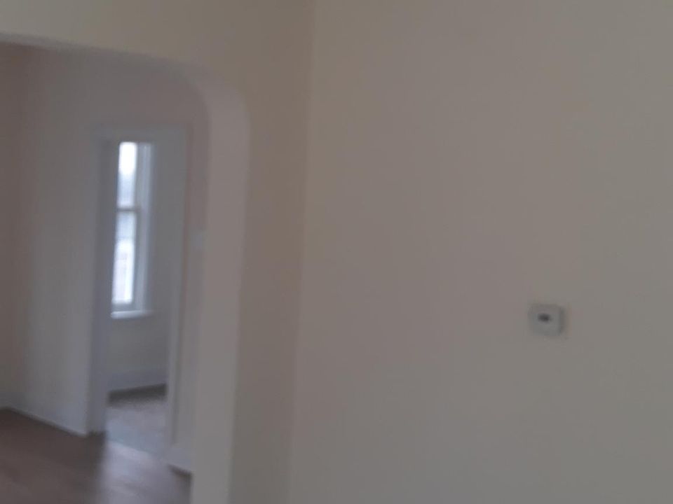1st image of 22 Columbia Ave Floor 1