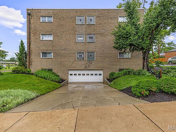3rd image of 520 S Brentwood Blvd APT 2D