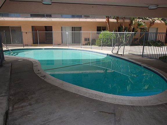3rd image of 19908 Roscoe Blvd APT 20