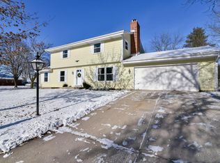 2336 Bramblewood Ct, Waukesha, WI 53188