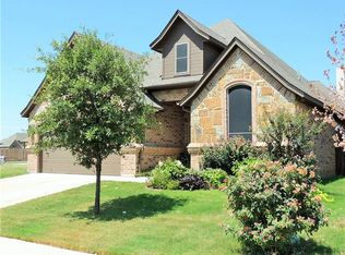 405 Spring Run Dr, Decatur, TX 76234