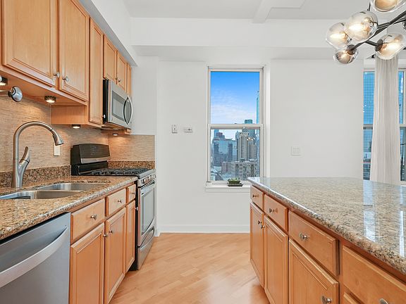 5th image of 5 E 14th Pl APT 1701