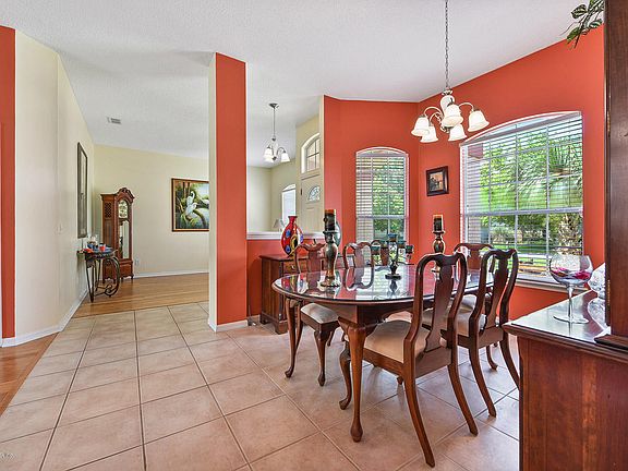 3rd image of 983 Chapeltown Cir N