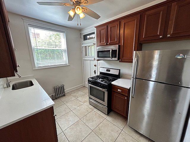 1st image of 1368 W Greenleaf Ave APT 2N