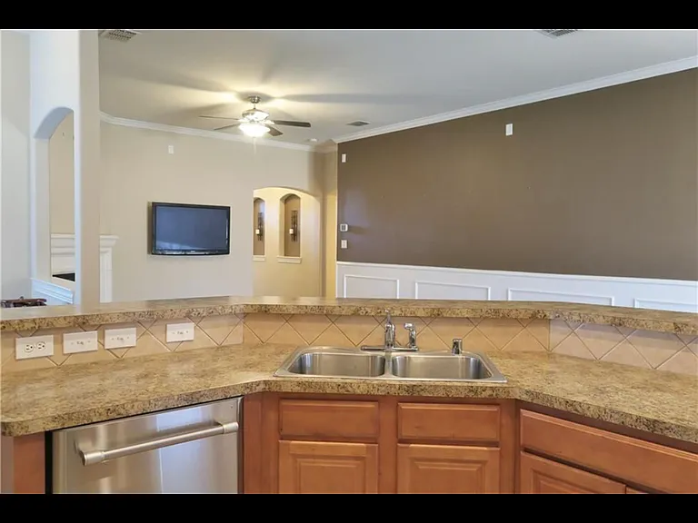 3845 Cedar Falls Dr — Photo 8