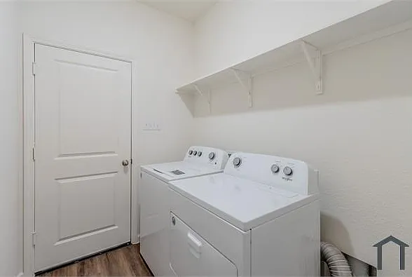 761 Richmond Dr — Photo 7