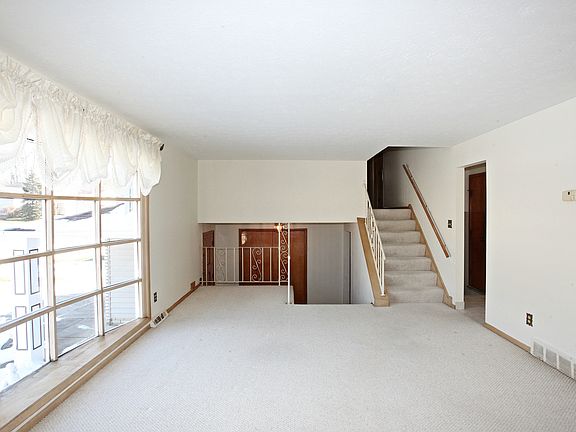 4th image of 6709 Thoreau Dr