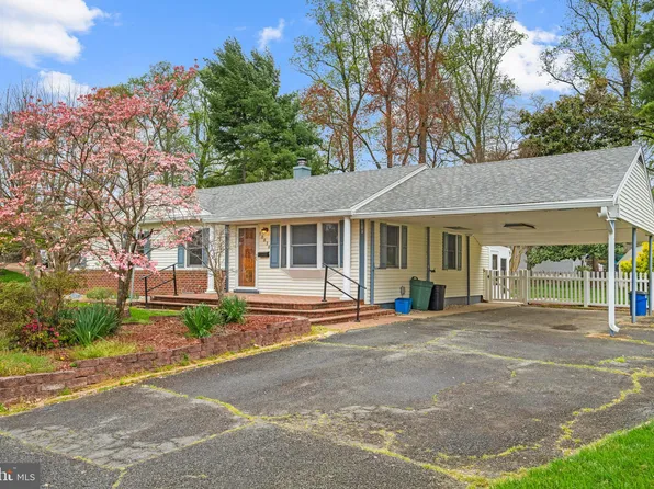 10838 Woodhaven Dr, Fairfax, VA 22030