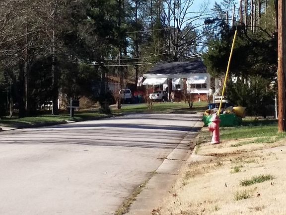 4th image of 2920 Carolyn Dr
