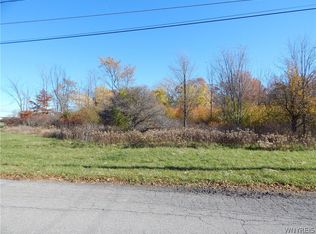 2187 Meadow Ln, Grand Island, NY 14072