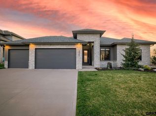 3560 S 205th St, Elkhorn, NE 68022