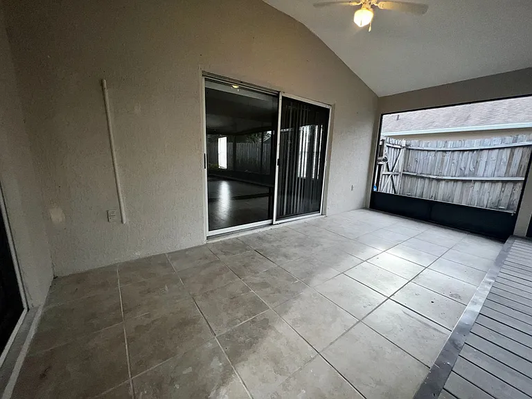 2620 Regency Oak Ln — Photo 30