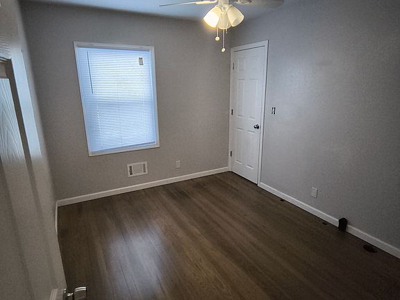 5th image of 3040 W Laskey Rd