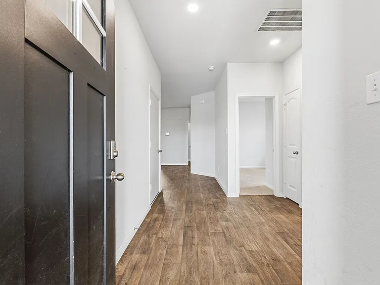 202 Eagle Mountain Trl — Photo 4