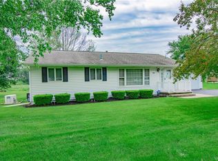 1940 Saunders Settlement Rd, Niagara Falls, NY 14304