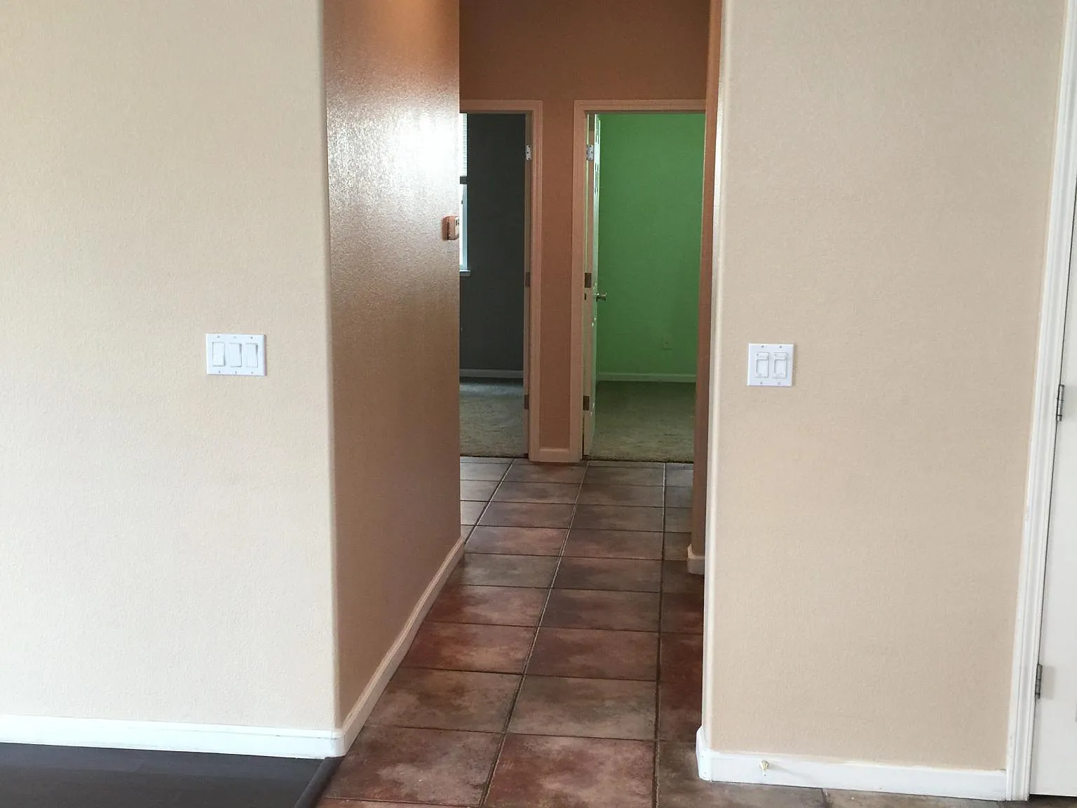 4 bed, 1907 sqft, $2,800 — Photo 4