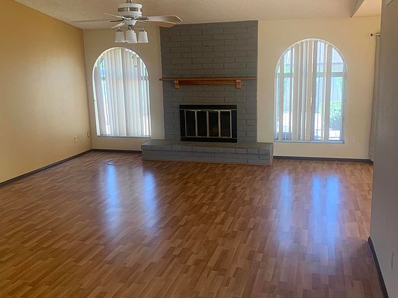 3rd image of 6043 E Acoma Dr