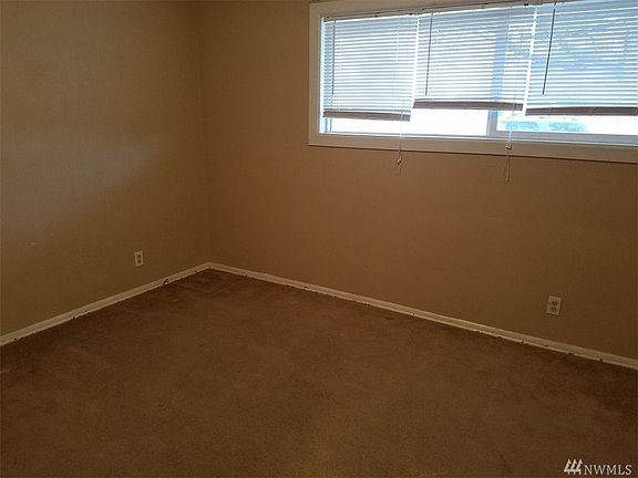 5th image of 923 W 4th Ave