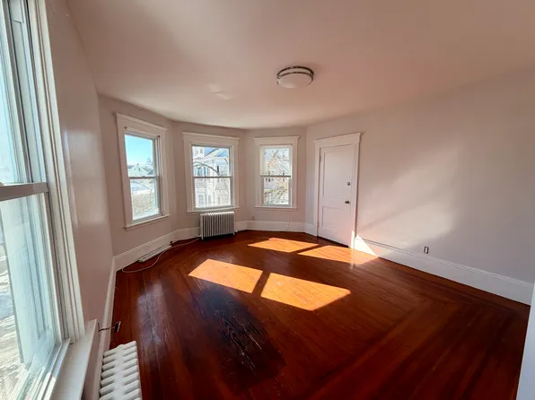 11 Stowell St #2, New Bedford, MA 02740