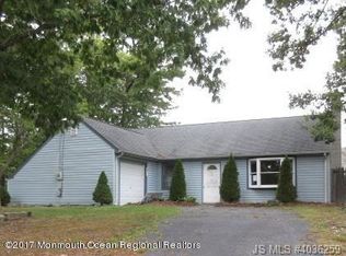 140 Torpedo Rd, Manahawkin, NJ 08050